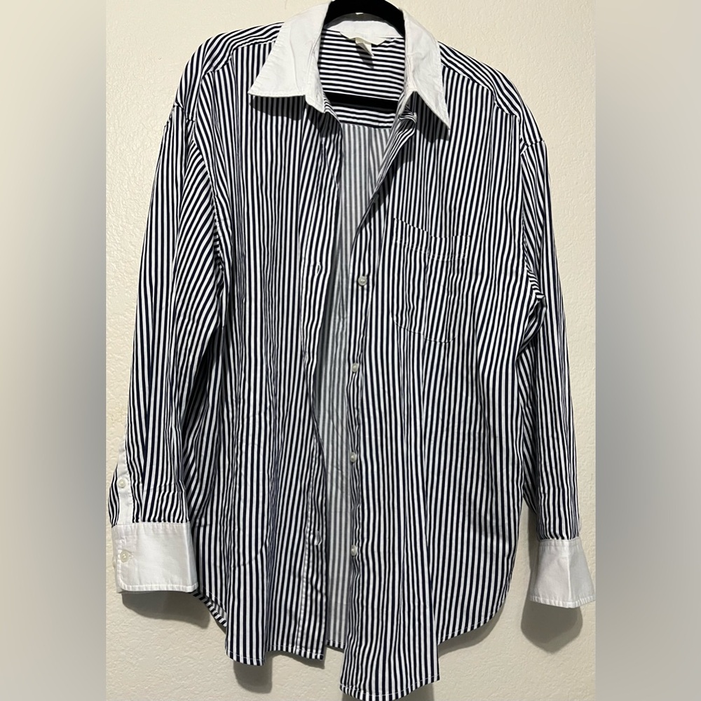 H&M button up shirt. Soft Cotton material. New without tags